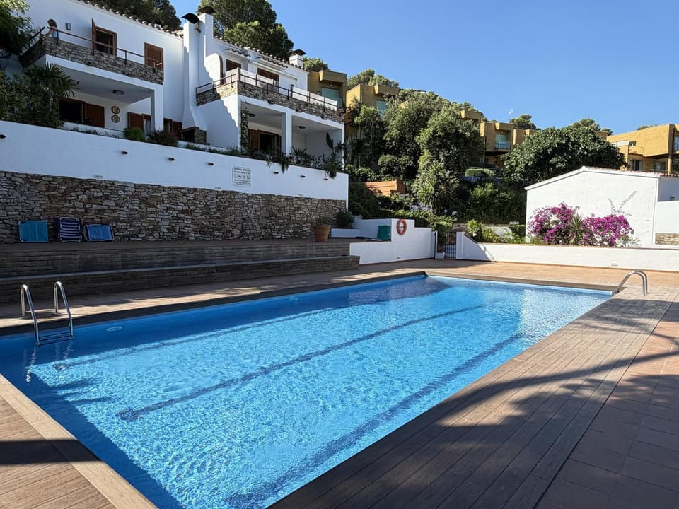 Acogedor apartamento con piscina comunitaria, cerca de la playa de Sa Tuna - ES-226-26 Apartment in Baix Empordà