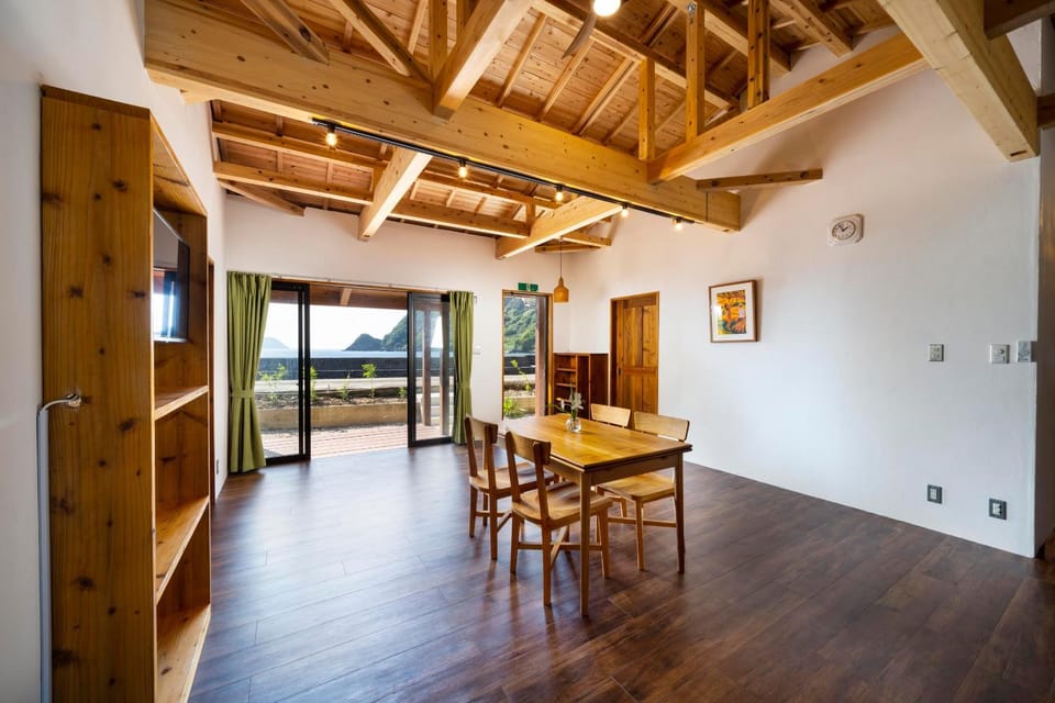 ｳｯﾄﾞﾋﾞﾙﾊｳｽ加計呂麻島 Country House in Japan