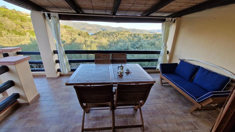 Natural landscape, View (from property/room), Balcony/Terrace, Balcony/Terrace, Dining area
