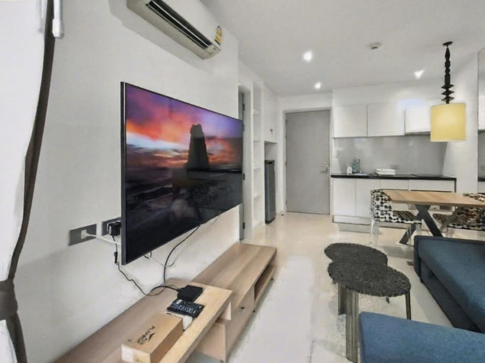 Communal lounge/ TV room, TV and multimedia, Living room