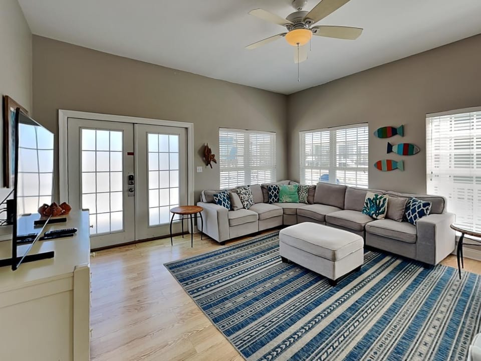 TV and multimedia, Living room, Seating area, furniture
