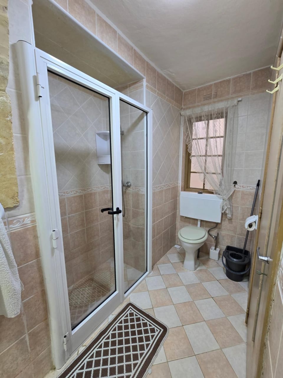 Shower, Toilet, Bathroom