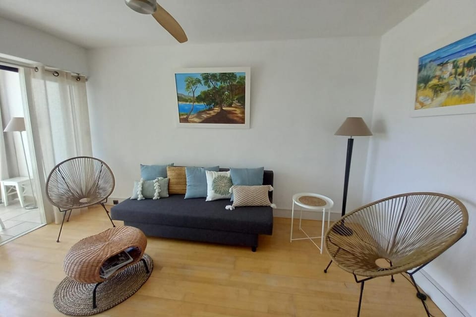 T2 vue à 100m de la plage avec parking privé Apartment in Bormes-les-Mimosas
