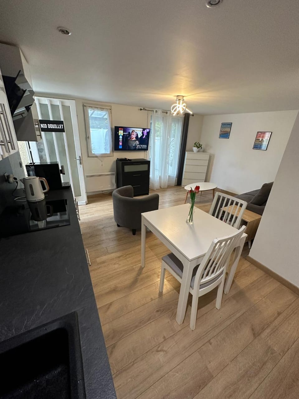 Communal lounge/ TV room, Kitchen or kitchenette, Seating area, Dining area