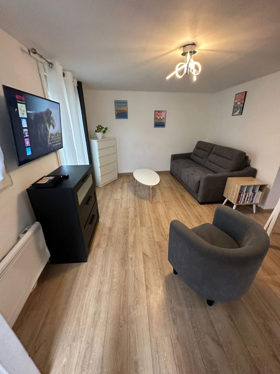 Communal lounge/ TV room, TV and multimedia, Living room, Seating area
