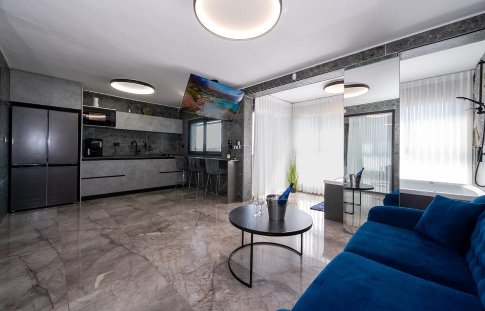 מבנים בים 77 Suites at sea Apartment in Haifa