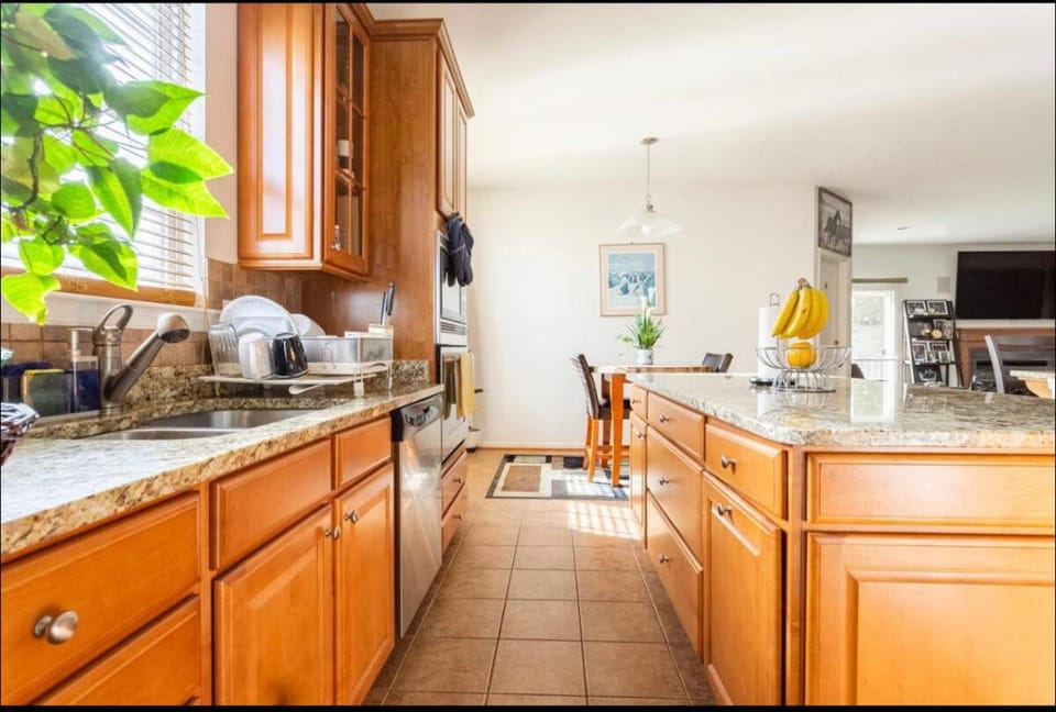 Van Gogh Guest Rm #3 • Van Gogh 3-Comfy Private Rm in single family home Vacation rental in Rossville