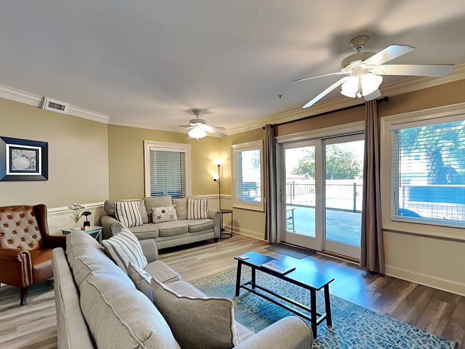 Brass Rail 119 Apartment in Tybee Island