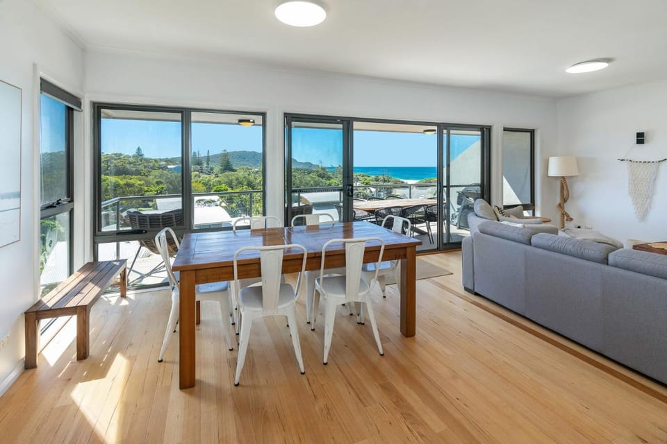 Lunar Sea House in New South Wales