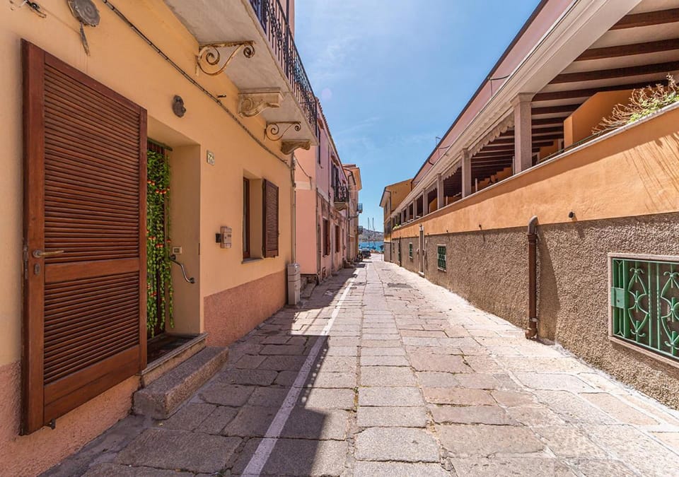 Property building, Neighbourhood, Street view