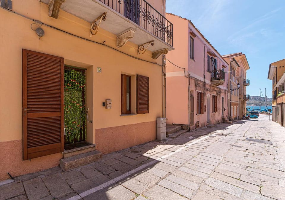 Property building, Neighbourhood, Street view