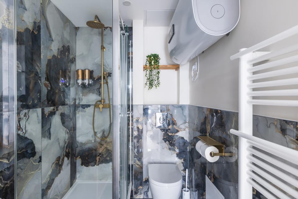 Shower, Toilet, Bathroom, heating, air conditioner