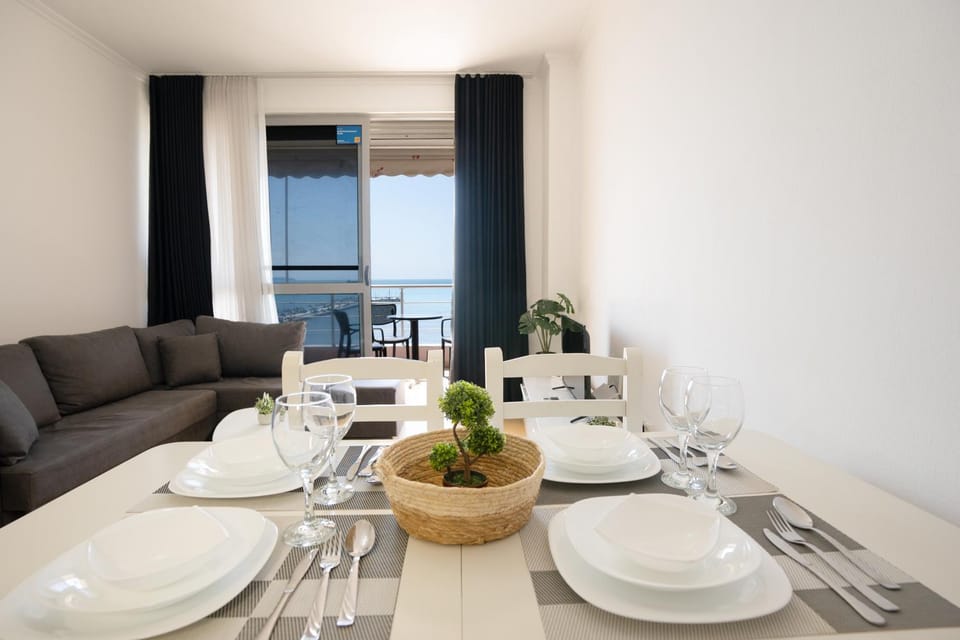 Dining area, kitchen