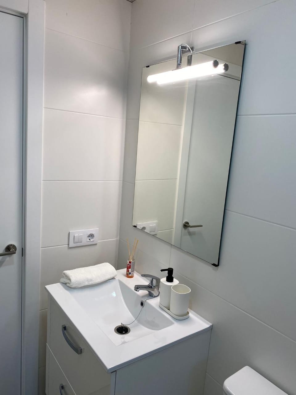 Bathroom, towels