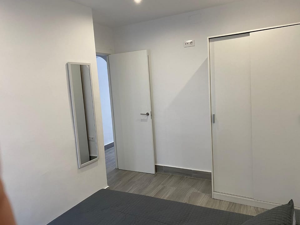 Bedroom, wardrobe