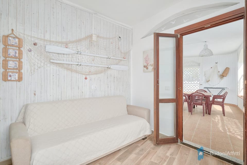 Bed, Living room, Photo of the whole room, Bedroom