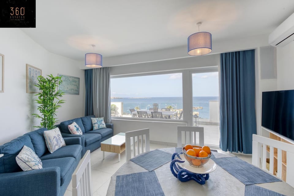 Natural landscape, Living room, Seating area, Dining area, Sea view
