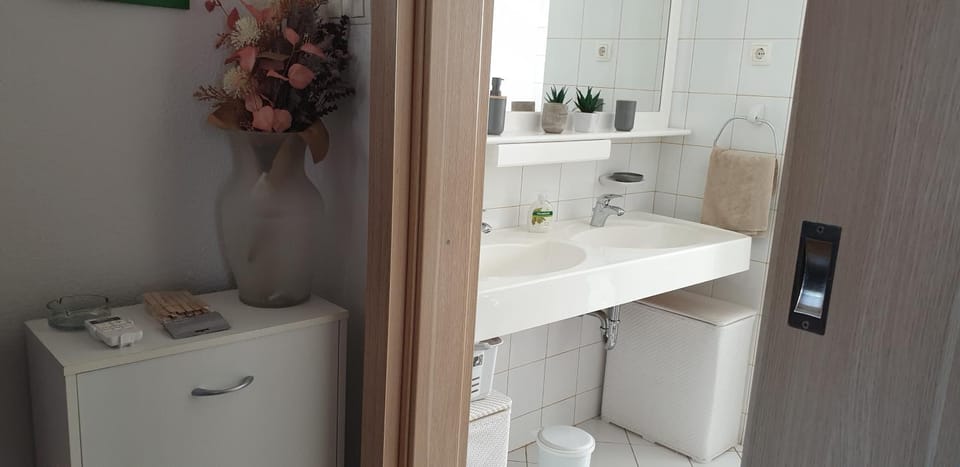 Bathroom, Area and facilities