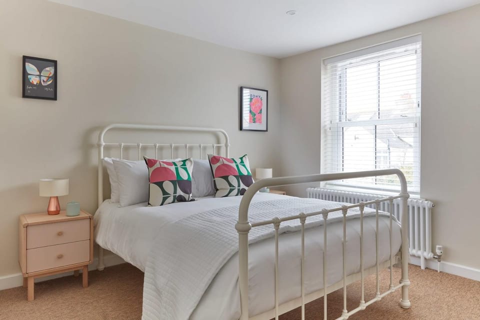 Sunbeam Cottage by Coaste House in Dover District