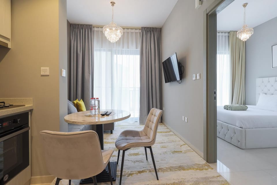 Business Bay 1 bedroom with Canal view Apartment in Dubai