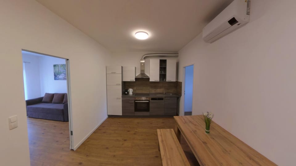 Kitchen or kitchenette, Dining area, kitchen
