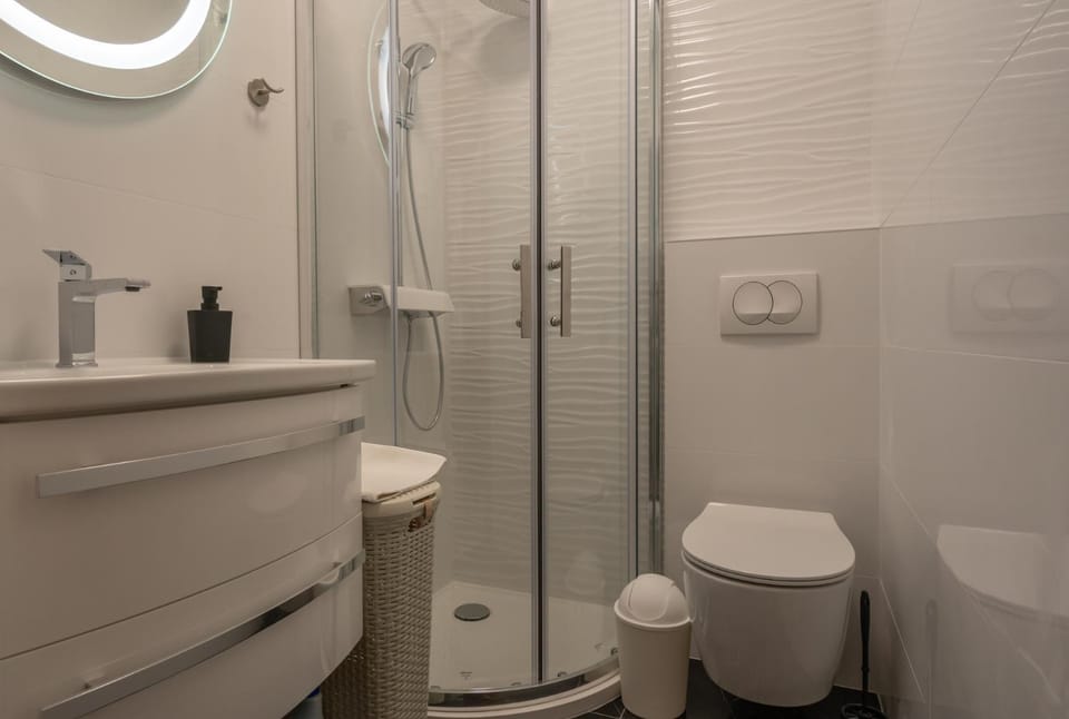 Shower, Toilet, Bathroom