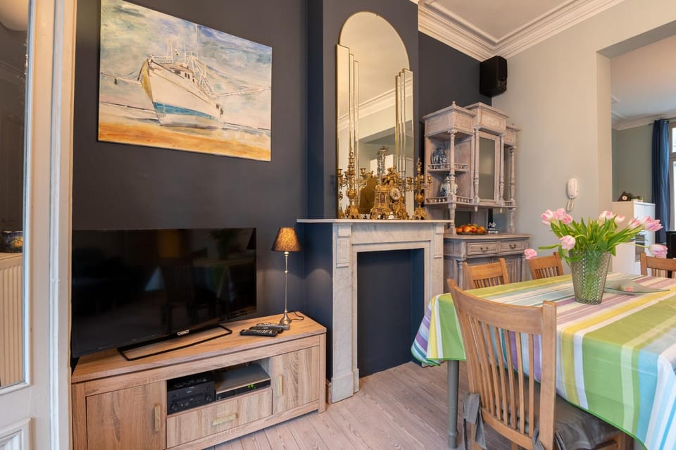 Spacious 7-Bed House in Oostende City House in Ostend