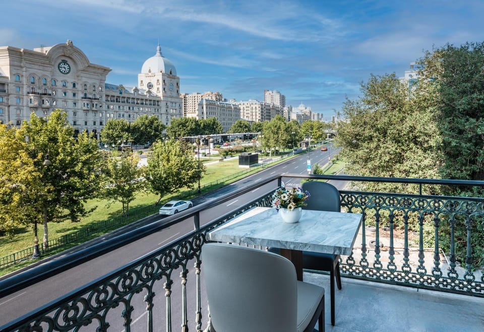 Balcony/Terrace, City view