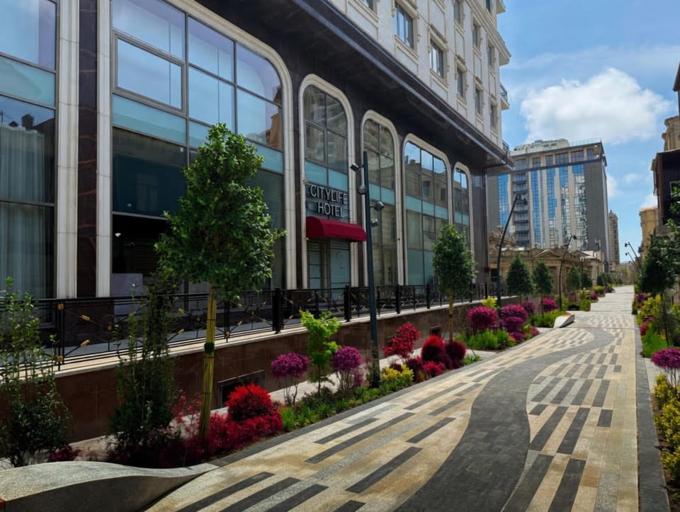 Property building, Facade/entrance