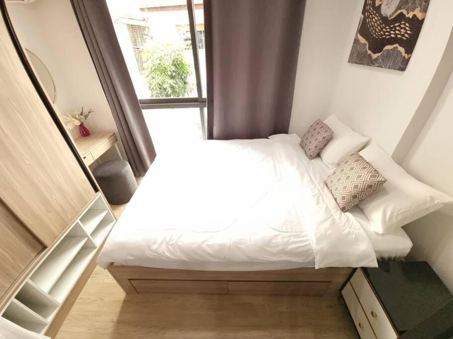 Highly Rated Sukhumvit 5Min BTS OnNut Fully Equipped Apartment in Bangkok