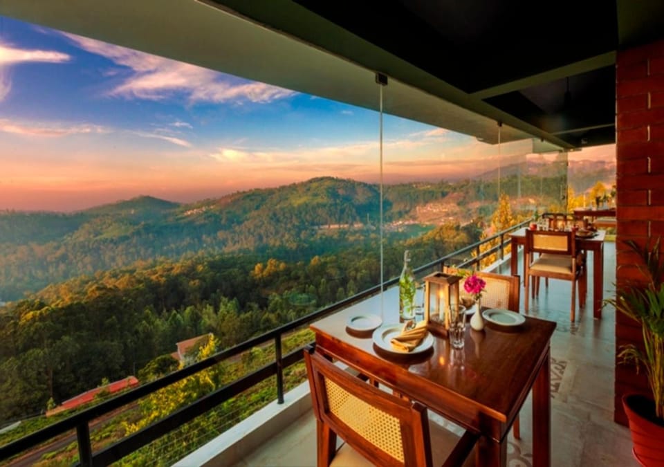 Restaurant/places to eat, Dining area, Mountain view