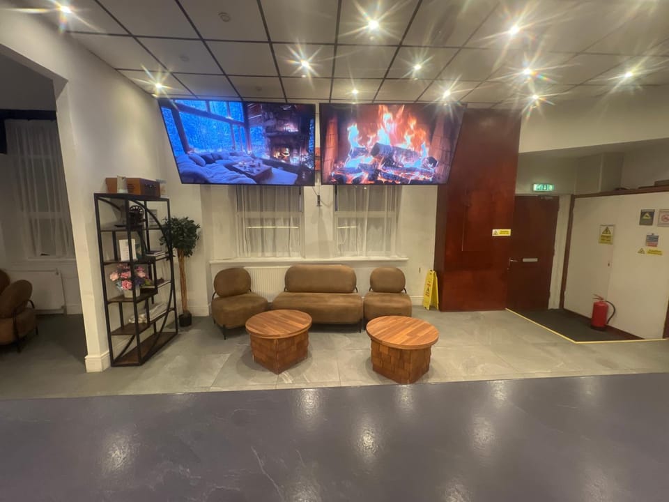 Communal lounge/ TV room, Seating area