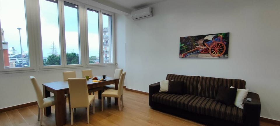Living room, Seating area, Dining area, air conditioner