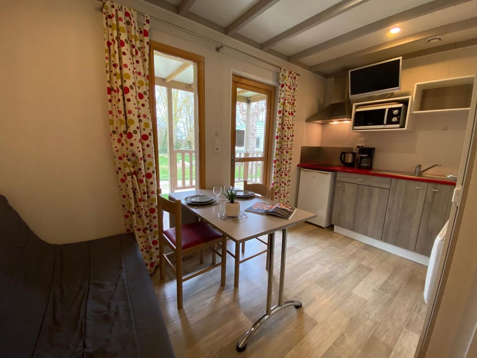 Camping la Venise Verte Campground/ 
RV Resort in Nouvelle-Aquitaine