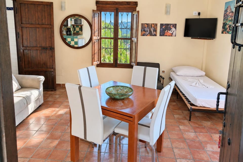 Ground floor apartment "CEZANNE", with spectacular pool in rural holiday park FINCA EL MORALEJO Apartment in Sierra de las Nieves