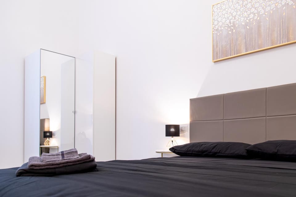 Bed, Photo of the whole room, Bedroom, wardrobe