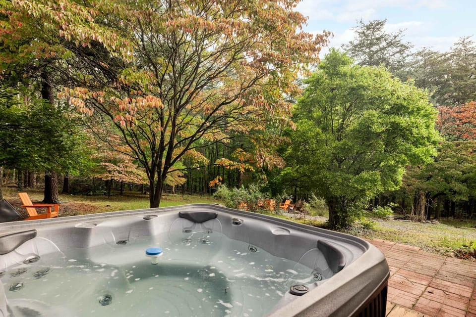Day, Natural landscape, Hot Tub, Garden view