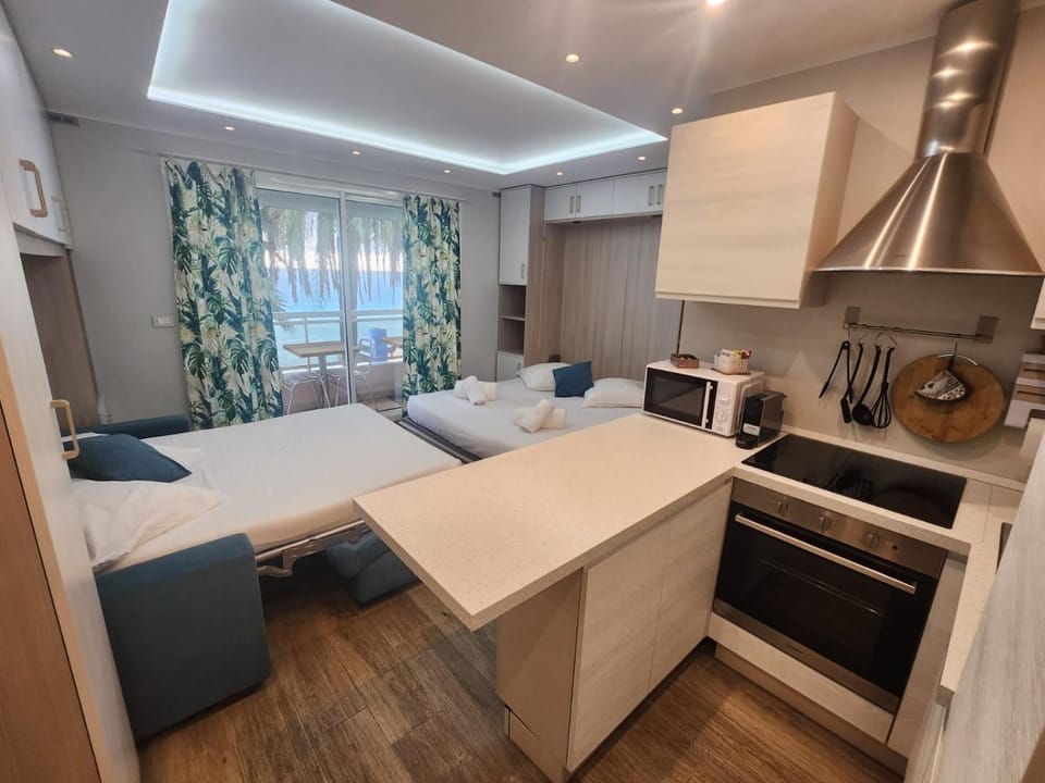 Bluemarine, studio vista Mare Apartment in Menton