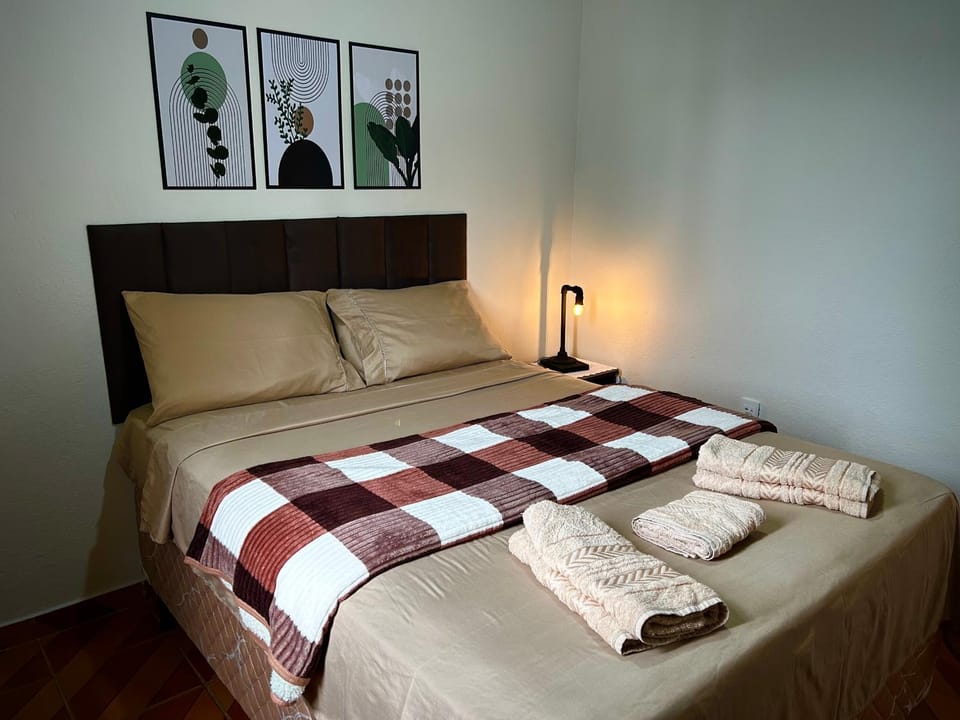 Bed, Photo of the whole room, Bedroom, towels