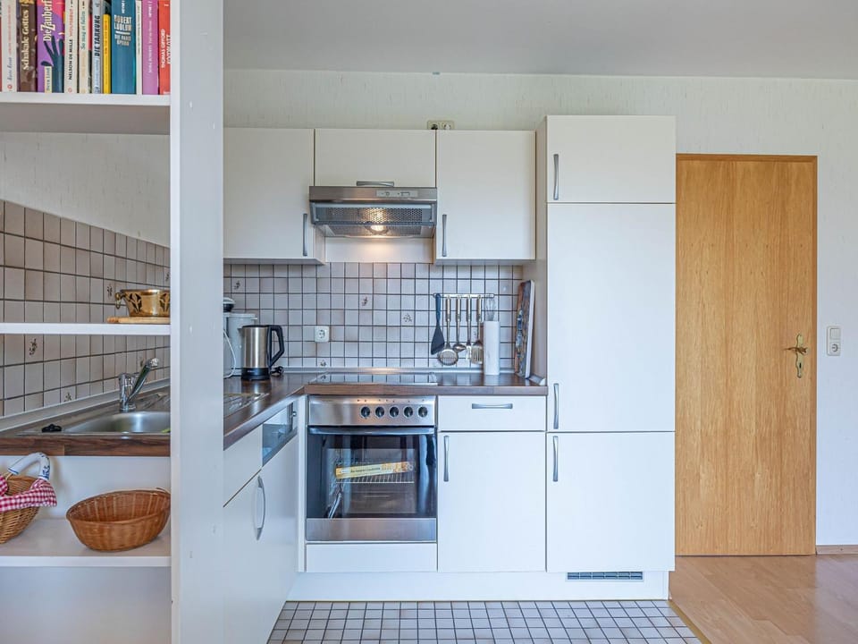 Kitchen or kitchenette, dishwasher