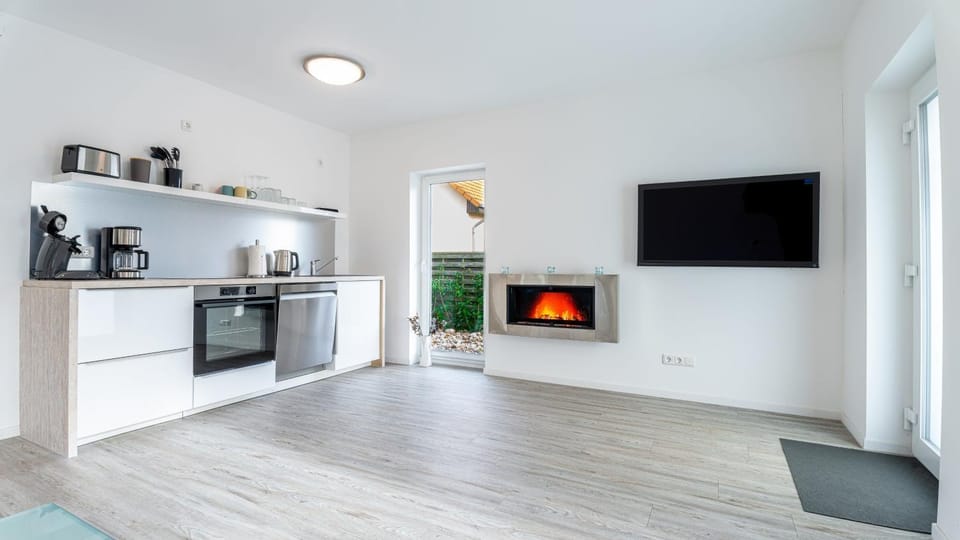 TV and multimedia, Kitchen or kitchenette, Living room