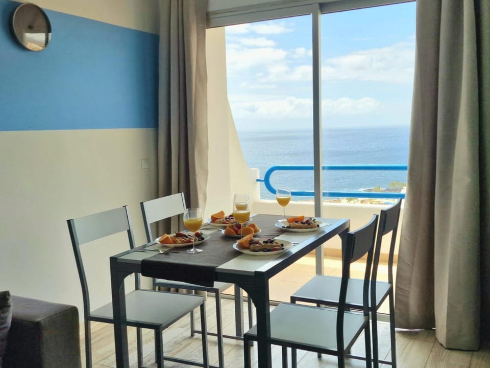 Balcony/Terrace, Living room, Seating area, Sea view