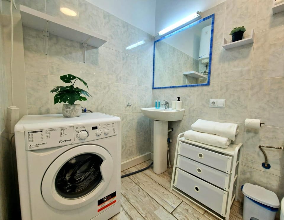 Bathroom, washing machine