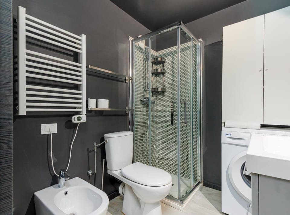 Shower, Toilet, Bathroom