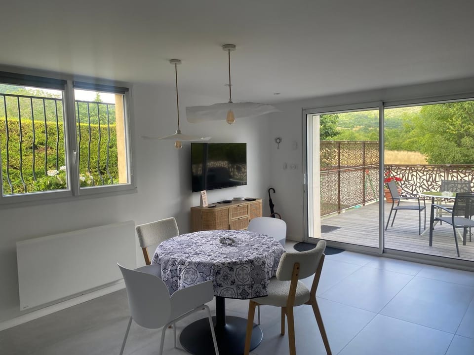 "Luci" proche du Zenith, Arténium Ceyrat, Auvergne, parking privé , Apartment in Auvergne-Rhône-Alpes