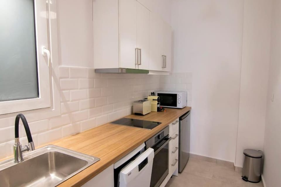 Coffee/tea facilities, minibar, pet friendly, stove