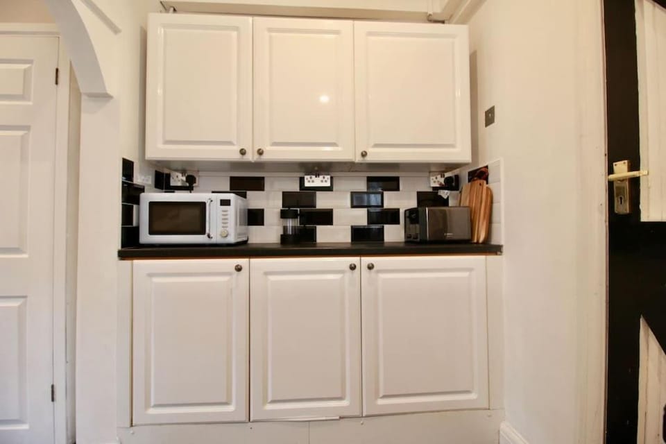 Kitchen or kitchenette, internet, microwave, pet friendly, stove, toaster