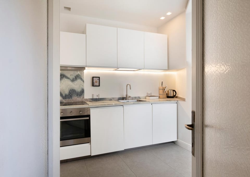 Kitchen or kitchenette, oven, stove, kitchen