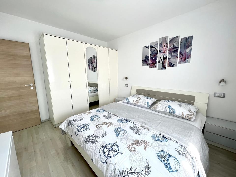 Apartman Solin 4, parking Apartment in Šibenik-Knin County, Croatia