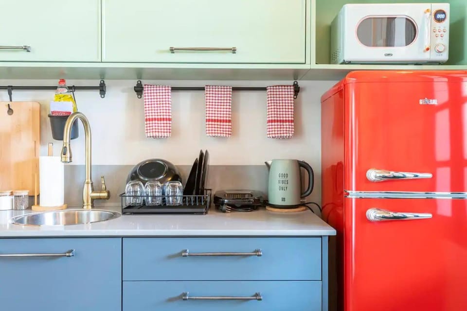 Coffee/tea facilities, Kitchen or kitchenette, minibar, pet friendly, stove, toaster